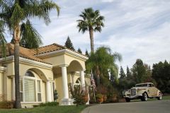 18-11-02-1935-Auburn-Coupe-851-parked-in-driveway-of-home-Granite-Bay-CA-4-_MG_1951