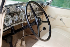 auburn-coupe-driver