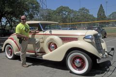 19-05-11-Ryan-Kinnan-Auburn-Ca-Police-Chief-beside-1935-Auburn-Coupe-851-at-Auburn-Community-Service-Day-2_MG_3086